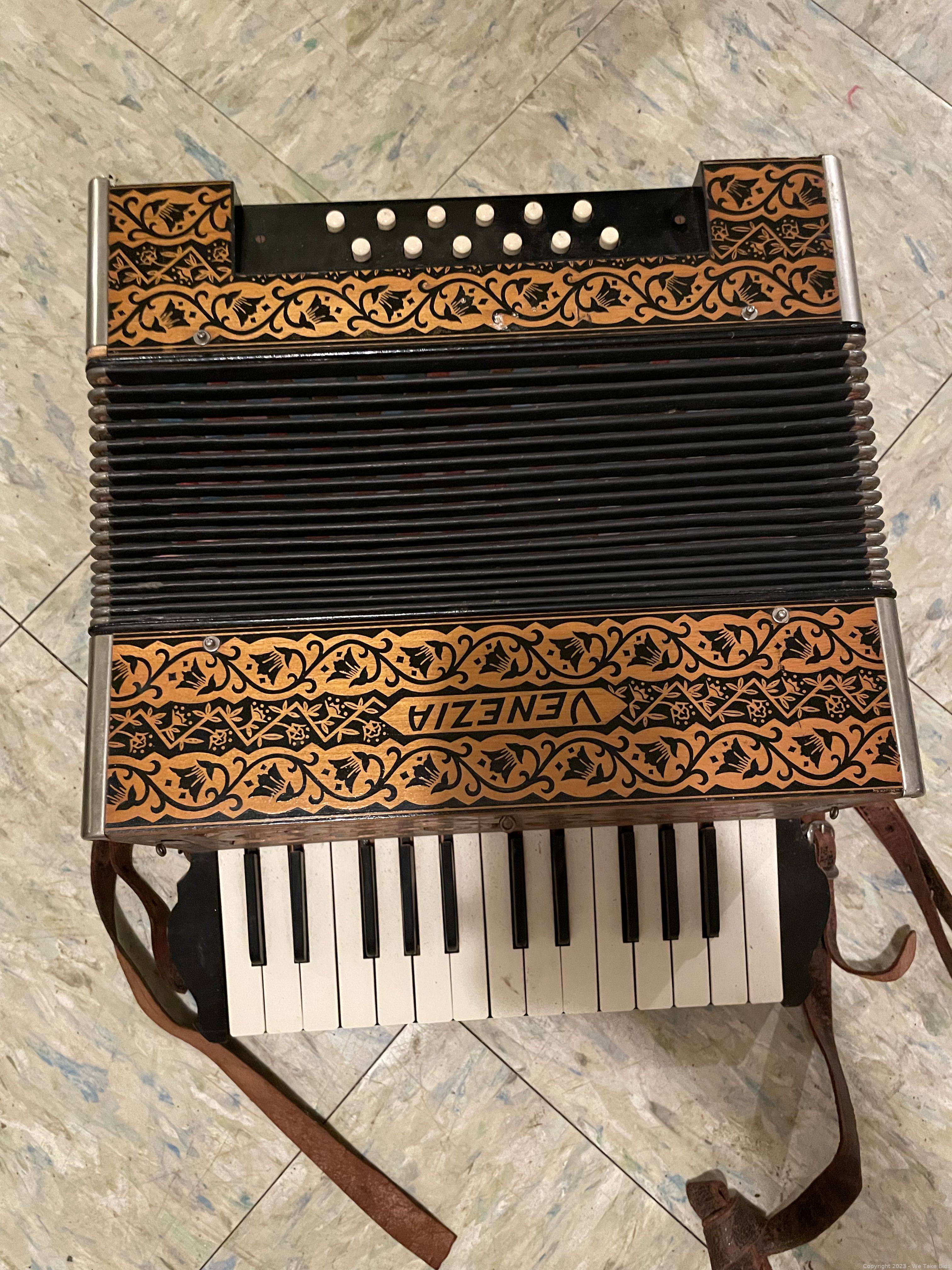 Venezia accordion deals